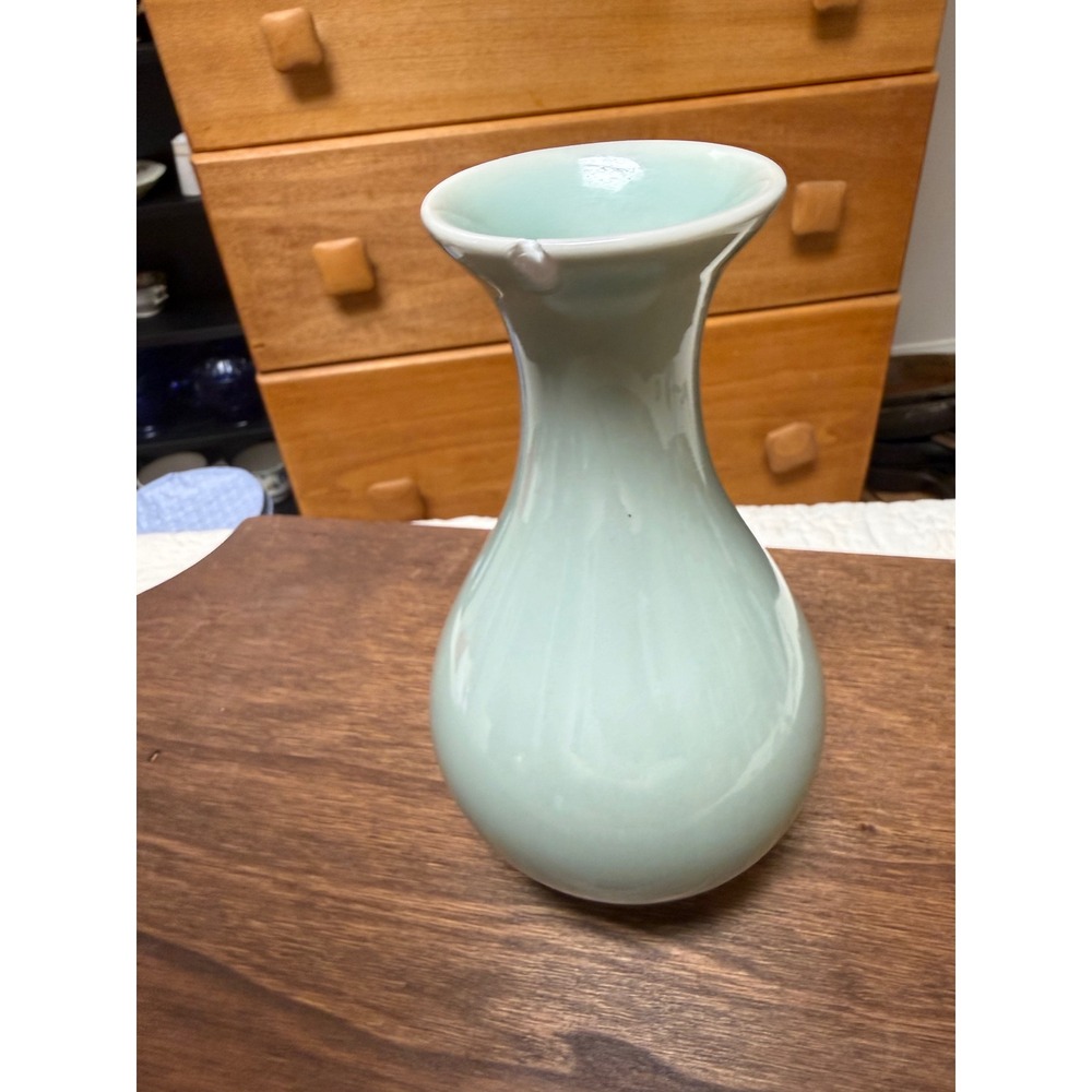 Cardew Fine Porcelain Celadon Green Bud Vase Bulbous Flared Rim Philippines